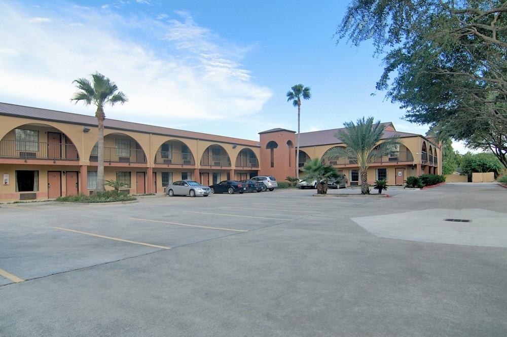 Super 8 By Wyndham Houston Webster Nasa Hotel Kültér fotó